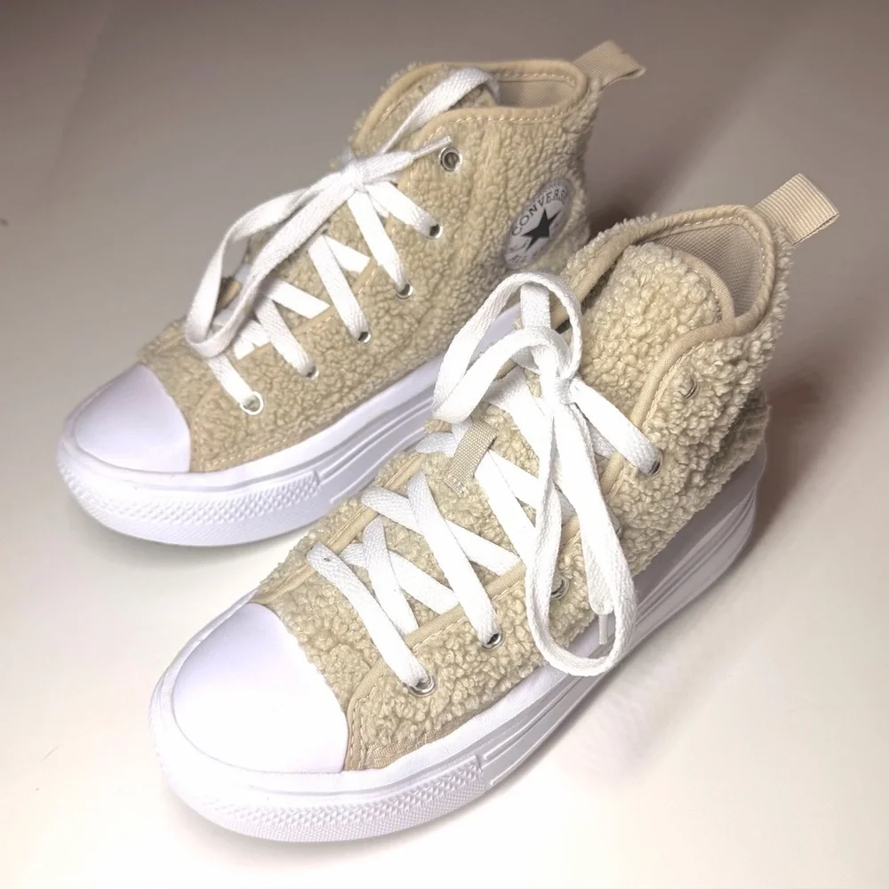 Converse Kids Chuck Taylor All Star Move Platform Sherpa Sneakers Size- 1.5
